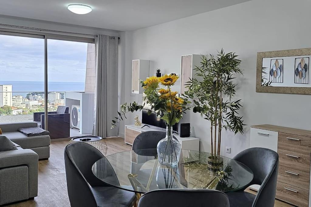 Vista Mar - Ac, Parking And Pool Apartment Funchal  Luaran gambar