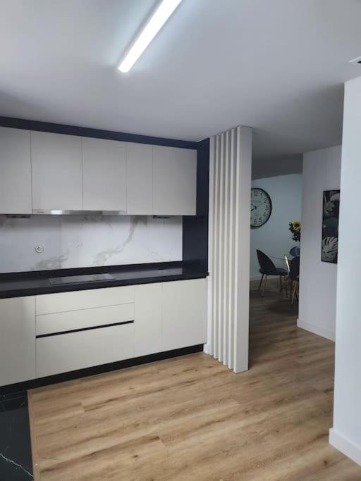 Vista Mar - Ac, Parking And Pool Apartment Funchal  Luaran gambar